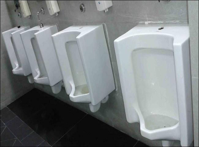 Dịch vụ thông bồn tiểu nam quận 11 sạch sẽ, triệt để